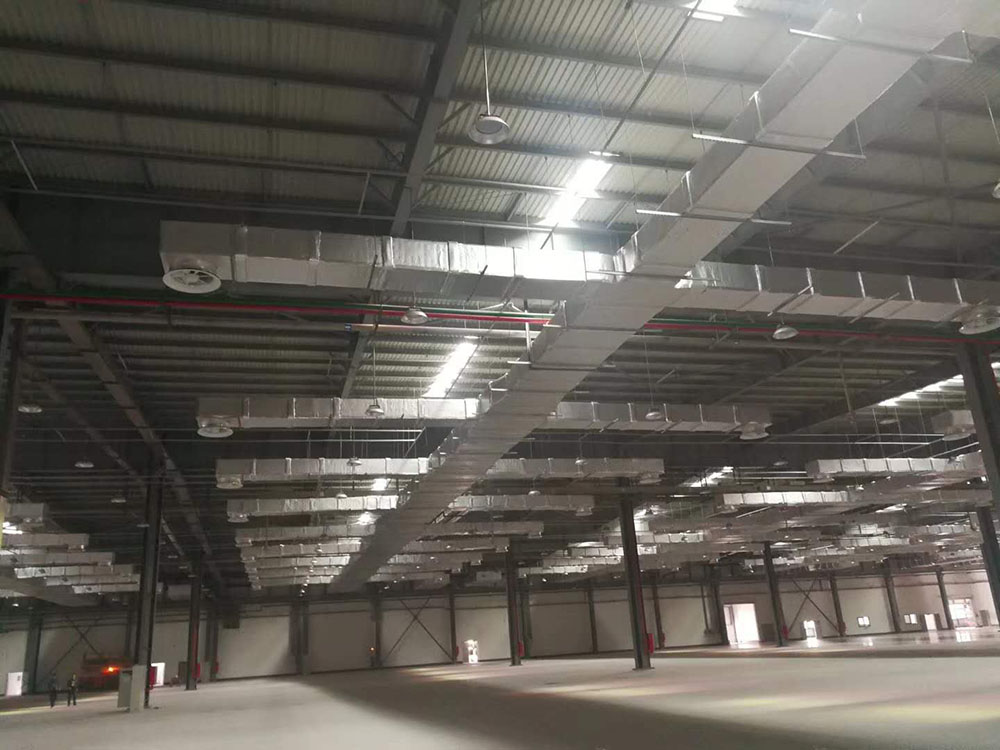 车间中央空调风管安装2